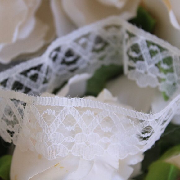 Vintage Ivory Lace Trim, 5 yards, One Inch Wide - Picture 4 of 10